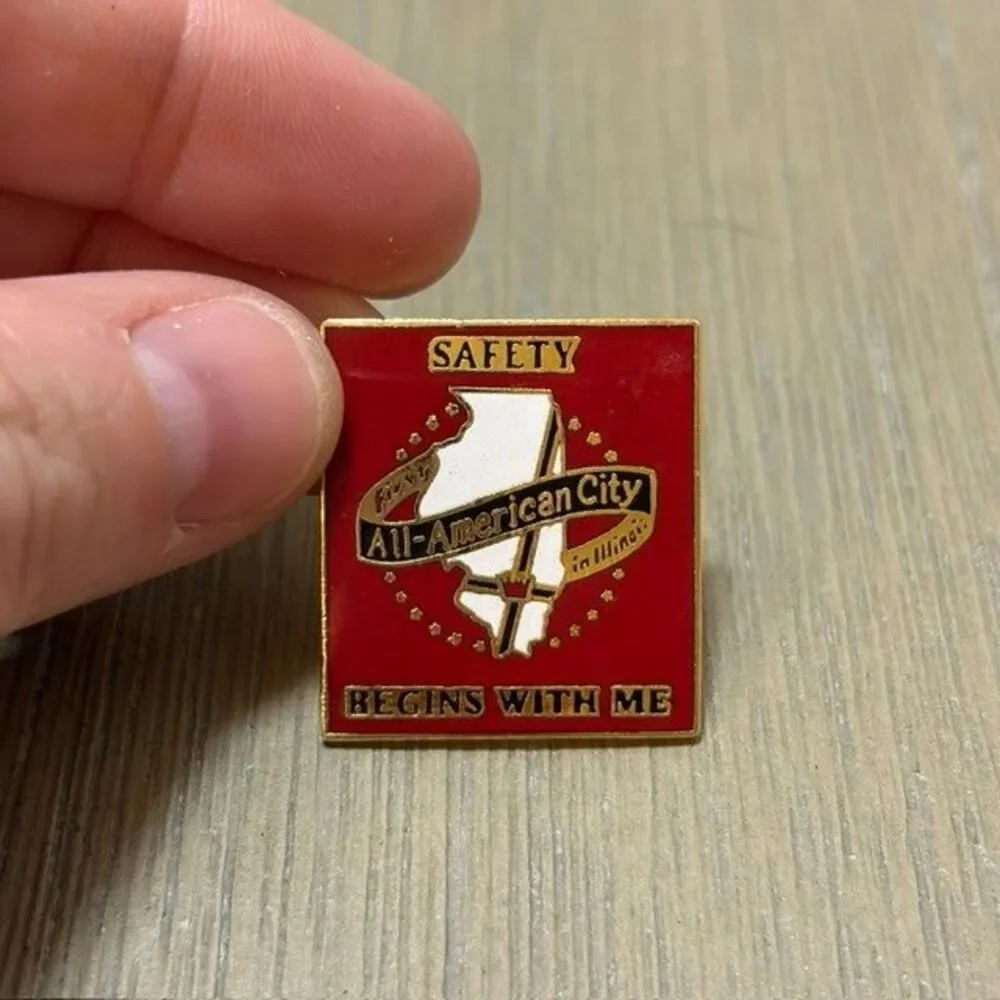 Safety Begins with Me Peoria Illinois IL Red Enamel Lapel Pin